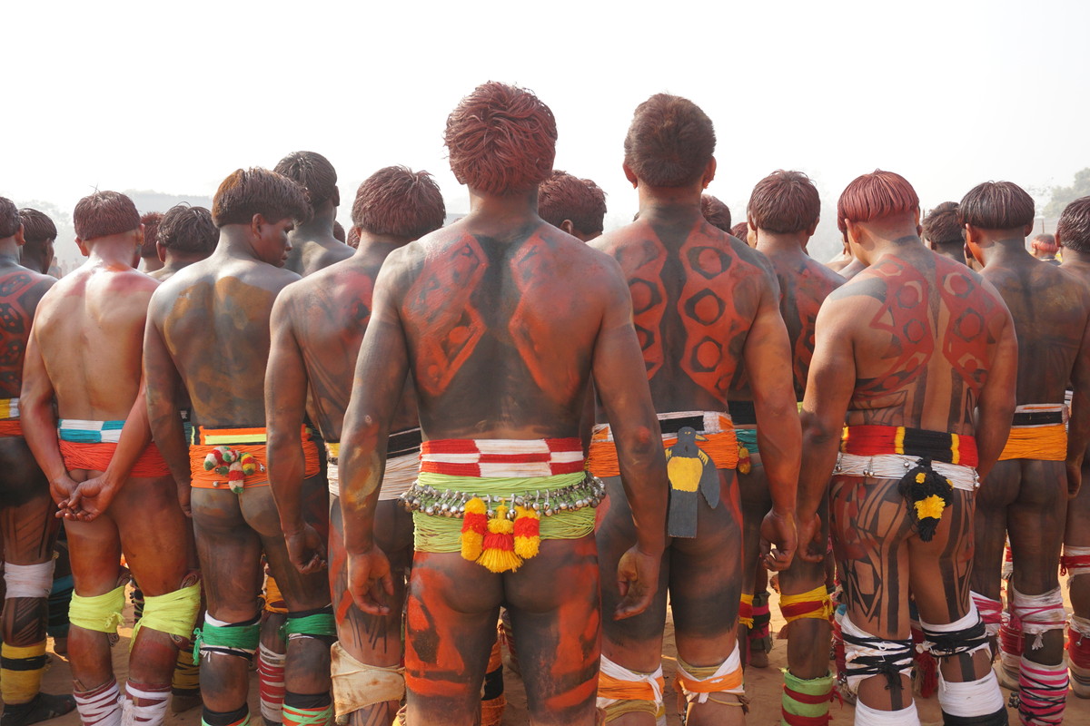 正規品 写真8枚 アマゾンの先住民族 40x53cm アマゾン先住民ら大会合、ブラジル大統領の密林開発で共同戦線 Kz 